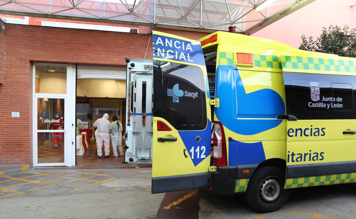 Entrada de Urgencias del Hospital Río Carrión.