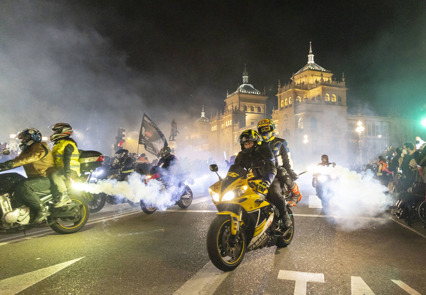 Fotos: Desfile de antorchas en Pingüinos 2022