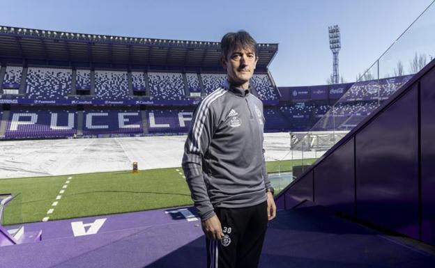 Pacheta posa en el estadio José Zorrilla el pasado jueves después de la entrevista