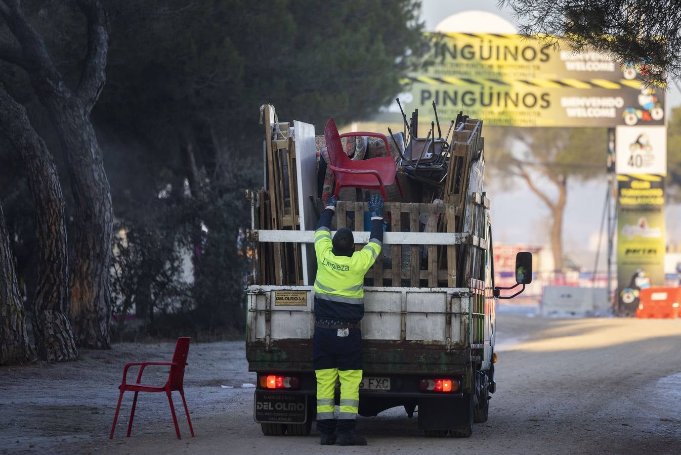 Fotos: Trabajos de limpieza de la antigua Hípica tras el paso de Pingüinos