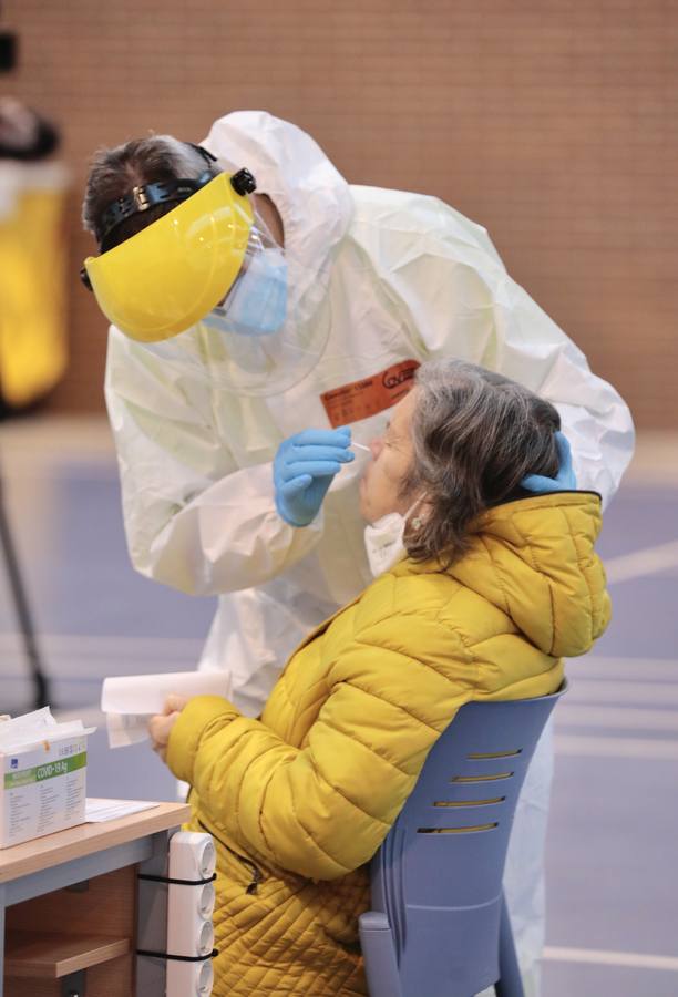 Fotos: Test rápidos de antígenos en la Universidad de Valladolid