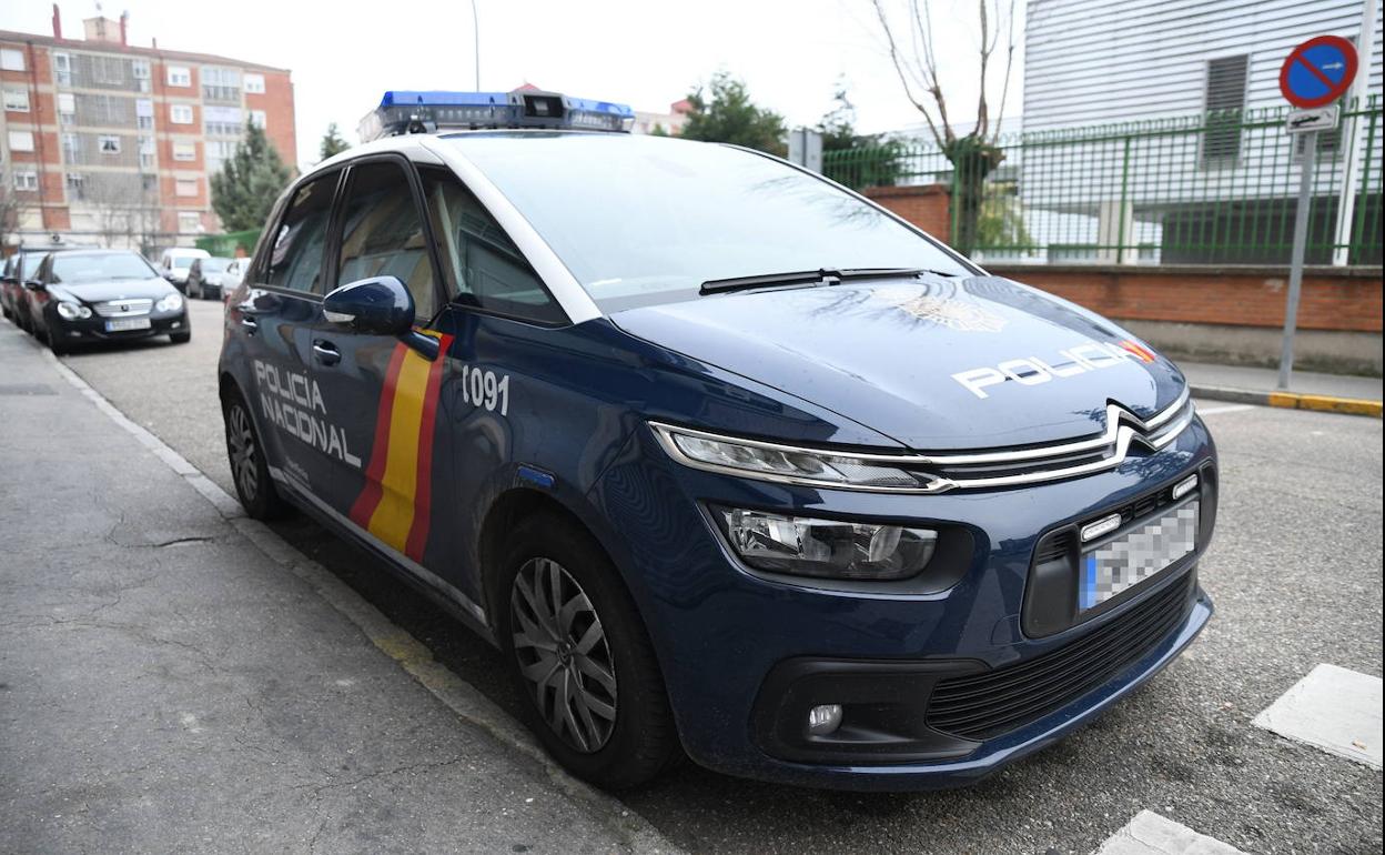 Uno de los vehículos de la Policía Nacional de Valadolid.