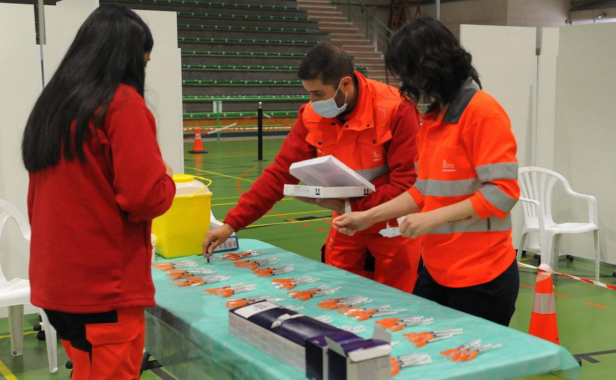 Vacunación en el polideportivo de Medina del Campo. 