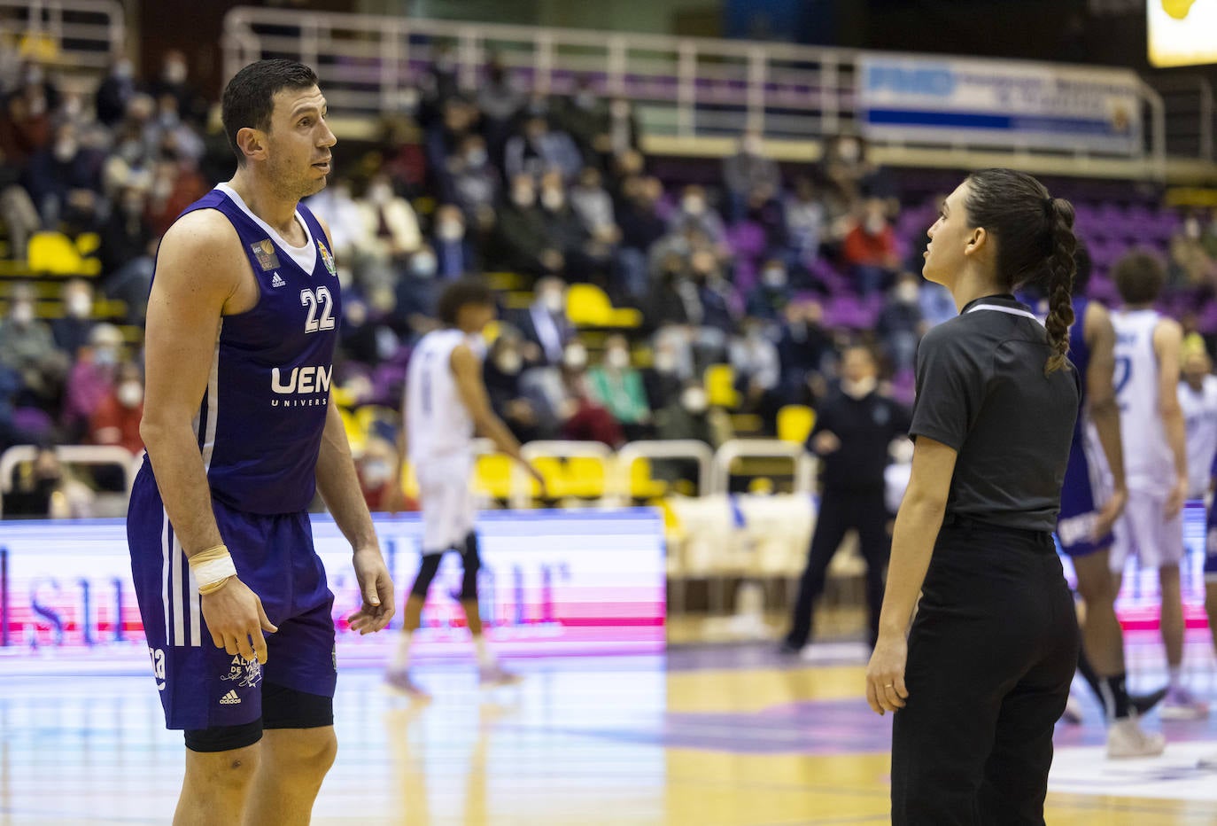 Fotos: Derrota del UEMC Real Valladolid ante el CB Prat (71-95)