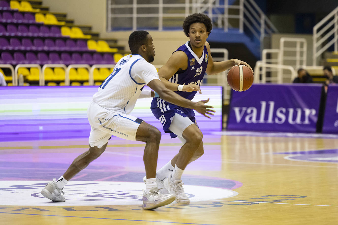 Fotos: Derrota del UEMC Real Valladolid ante el CB Prat (71-95)