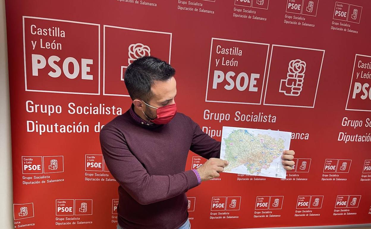 El Grupo Socialista señala la carretera que se encuentra en mal estado. 