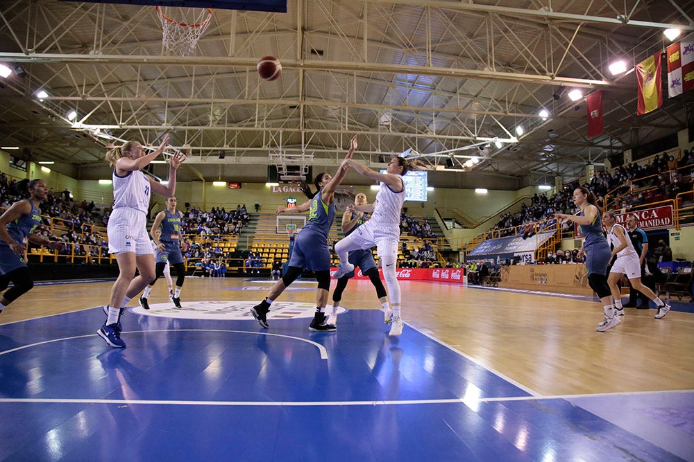 El CB Avenida acaricia el segundo puesto del grupo en Europa tras doblegar a su gran rival (85-75)