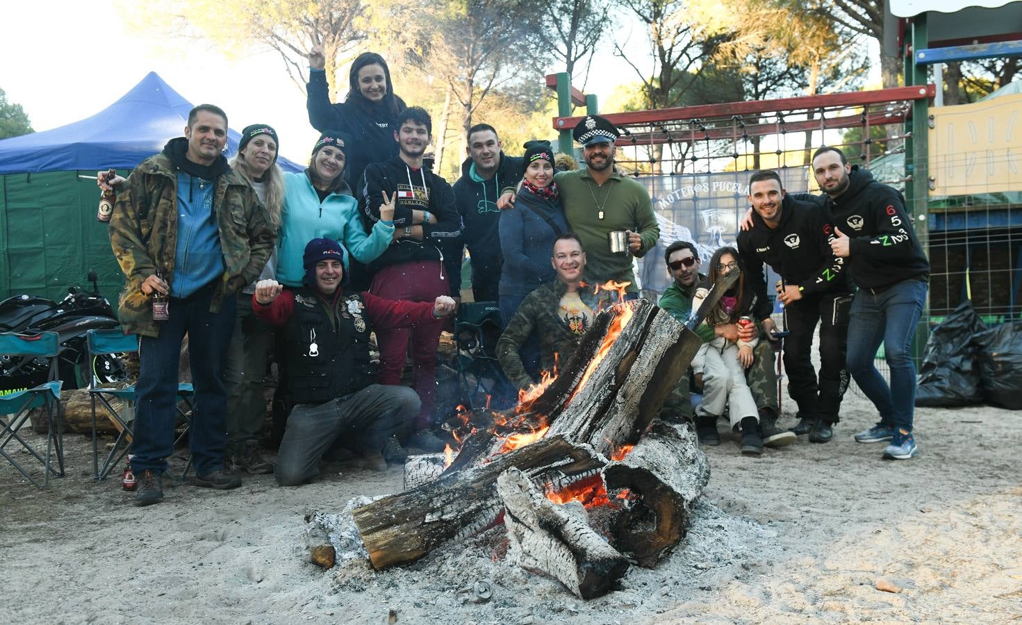 Fotos: Los Motauros encienden las hogueras