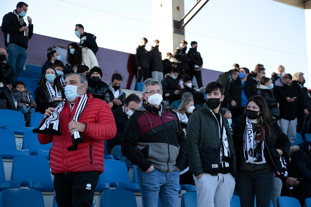 Locura final en el primer partido del año en el Reina Sofía con una remontada que hizo vibrar a la afición