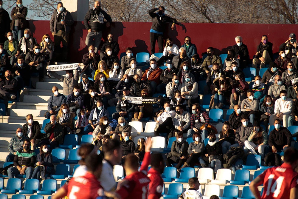 Locura final en el primer partido del año en el Reina Sofía con una remontada que hizo vibrar a la afición