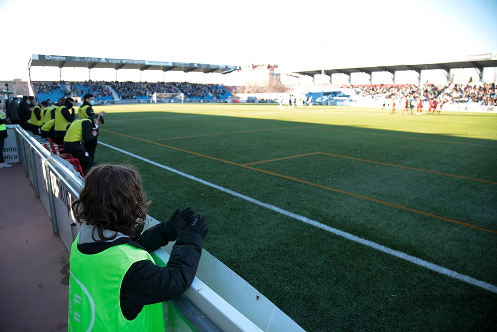 Espectacular remontada final de Unionistas ante el Rayo Majadahonda para volver al play-off (2-1)