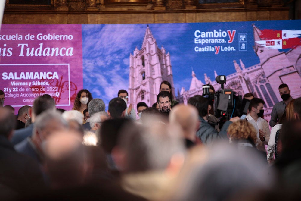 El candidato del PSOE a la Presidencia de la Junta ha visitado Salamanca junto a José Luis Rodríguez Zapatero y ha indicado que aprobará un fondo de 163 millones para ayudar a autónomos y empresas, y creará un instituto financiero público