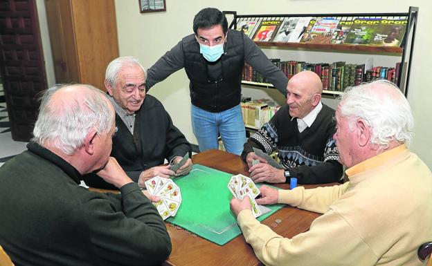 La Diócesis de Palencia cuenta con 161 sacerdotes, la mitad que hace un cuarto de siglo