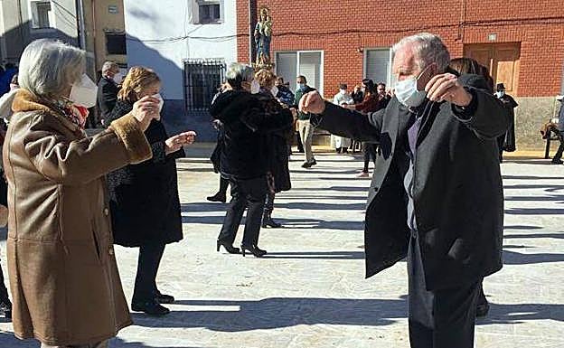 Galería. Los ceviqueños danzan a la Virgen de la Paz.