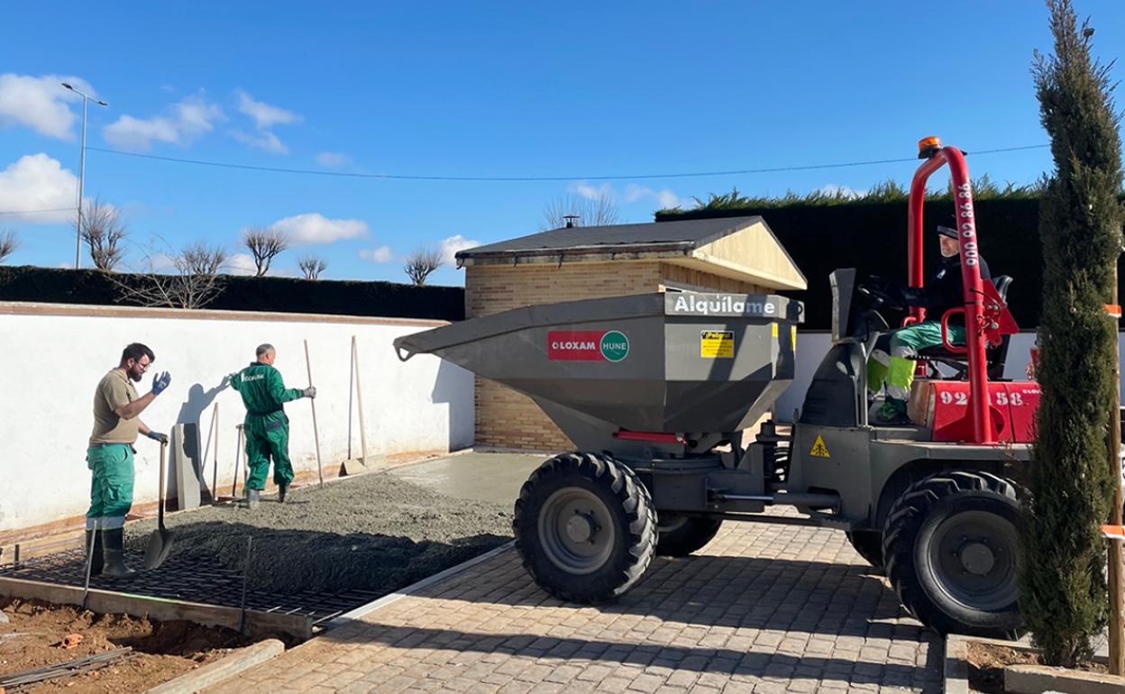 Obras en el cementerio municipal de Carbajosa. 