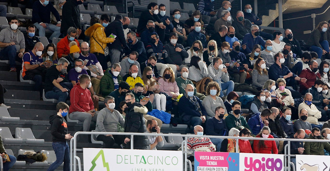 EasyCharger Palencia Baloncesto 74 - 83 C.B Prat