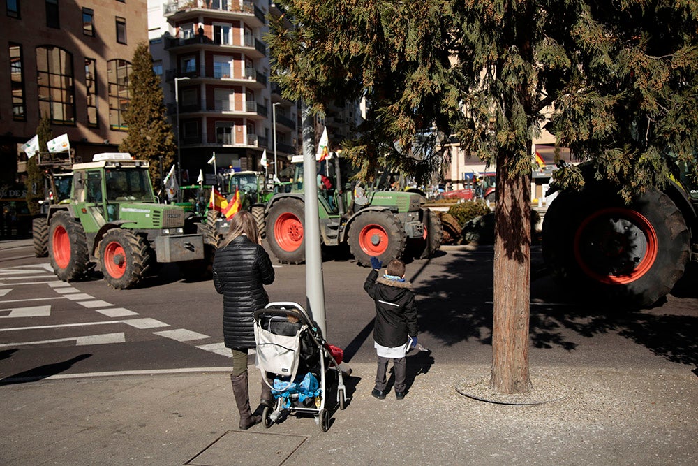 Cientos de tractores y miles de personas 'toman' Salamanca para exigir rentabilidad en el campo