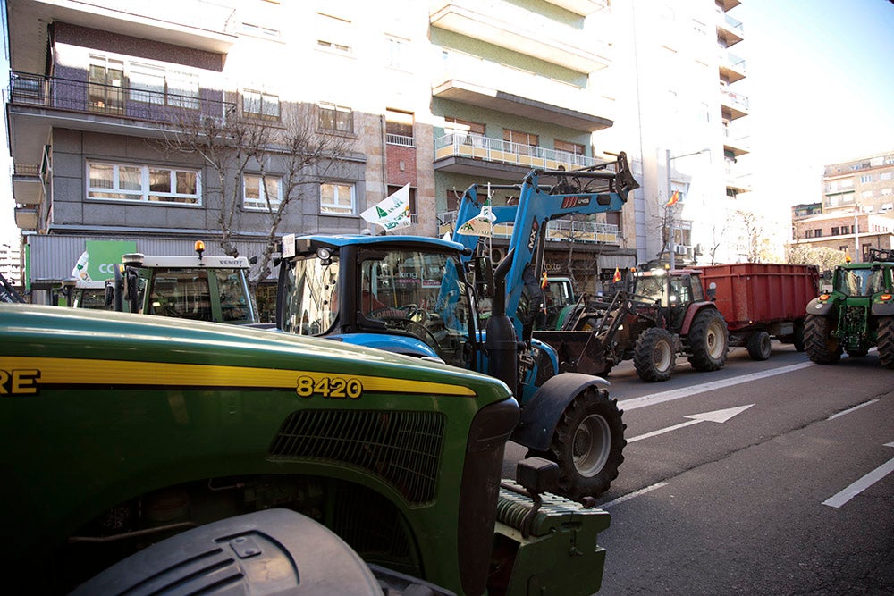 Cientos de tractores y miles de personas 'toman' Salamanca para exigir rentabilidad en el campo