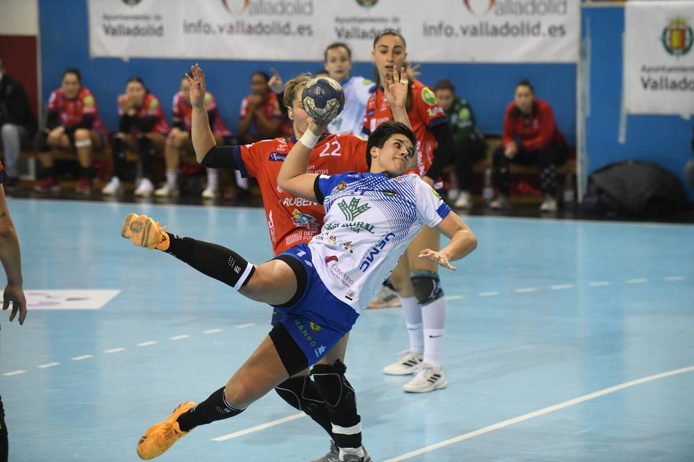 Fotos: El Caja Rural Aula estará en la fase final de la Copa de la Reina tras vencer al Porriño 30-22