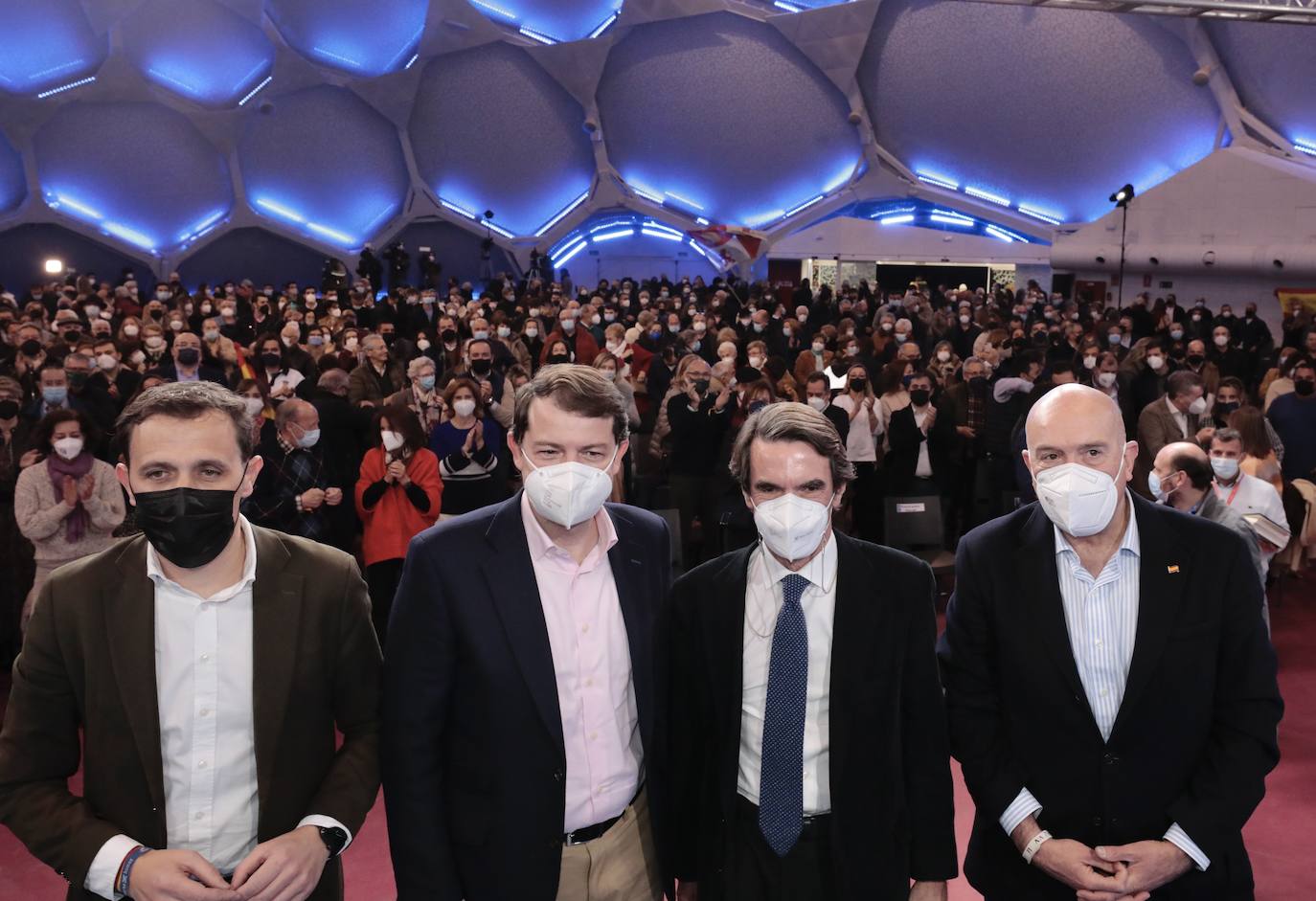 Fotos: Aznar y Mañueco, en Valladolid