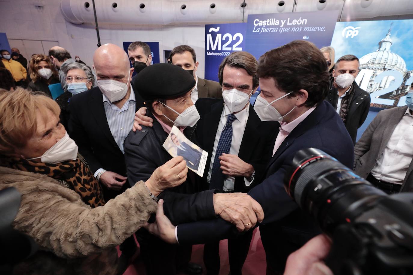 Fotos: Aznar y Mañueco, en Valladolid