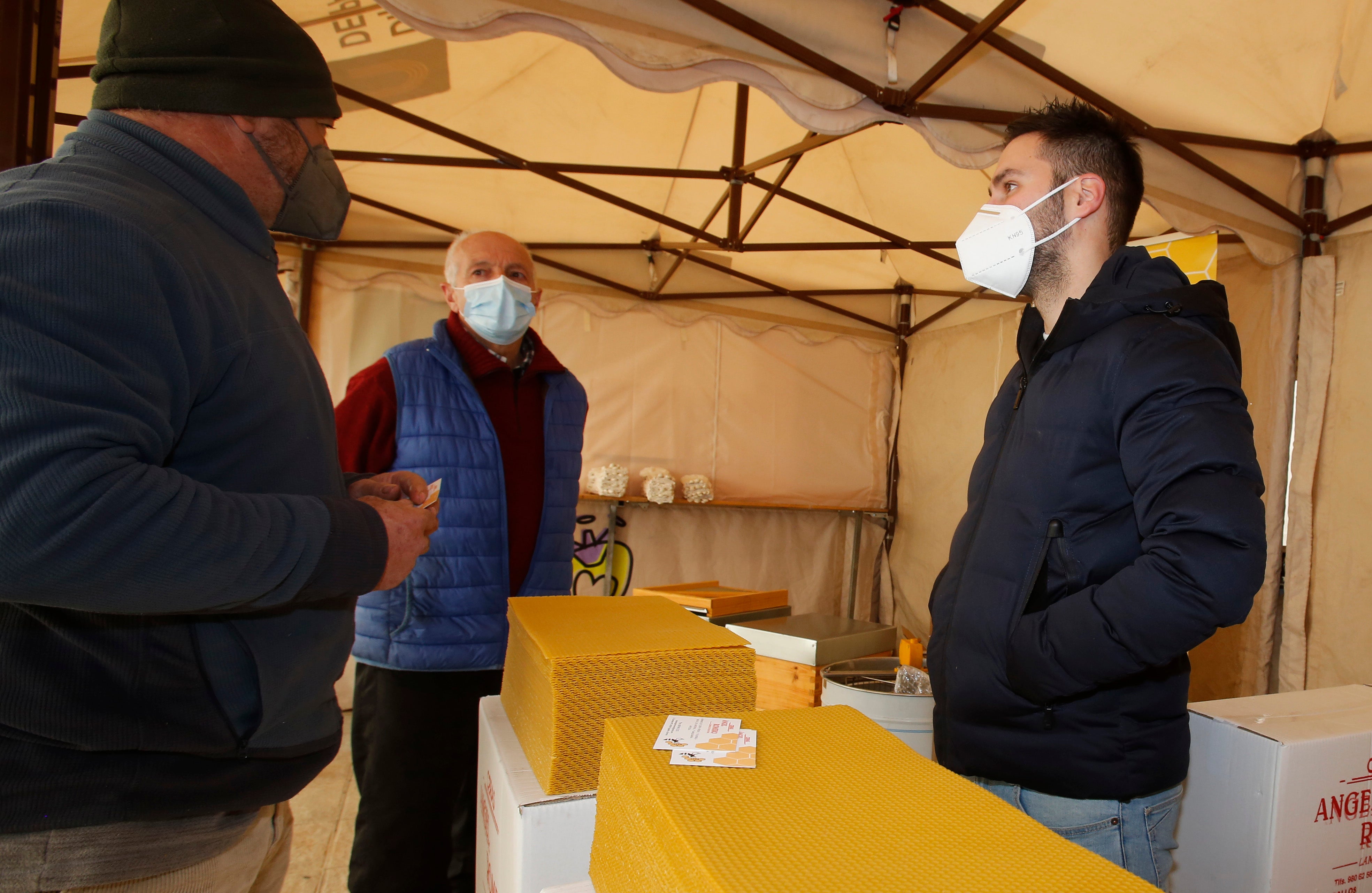 Inauguración de la III Feria de Apicultura en Palencia