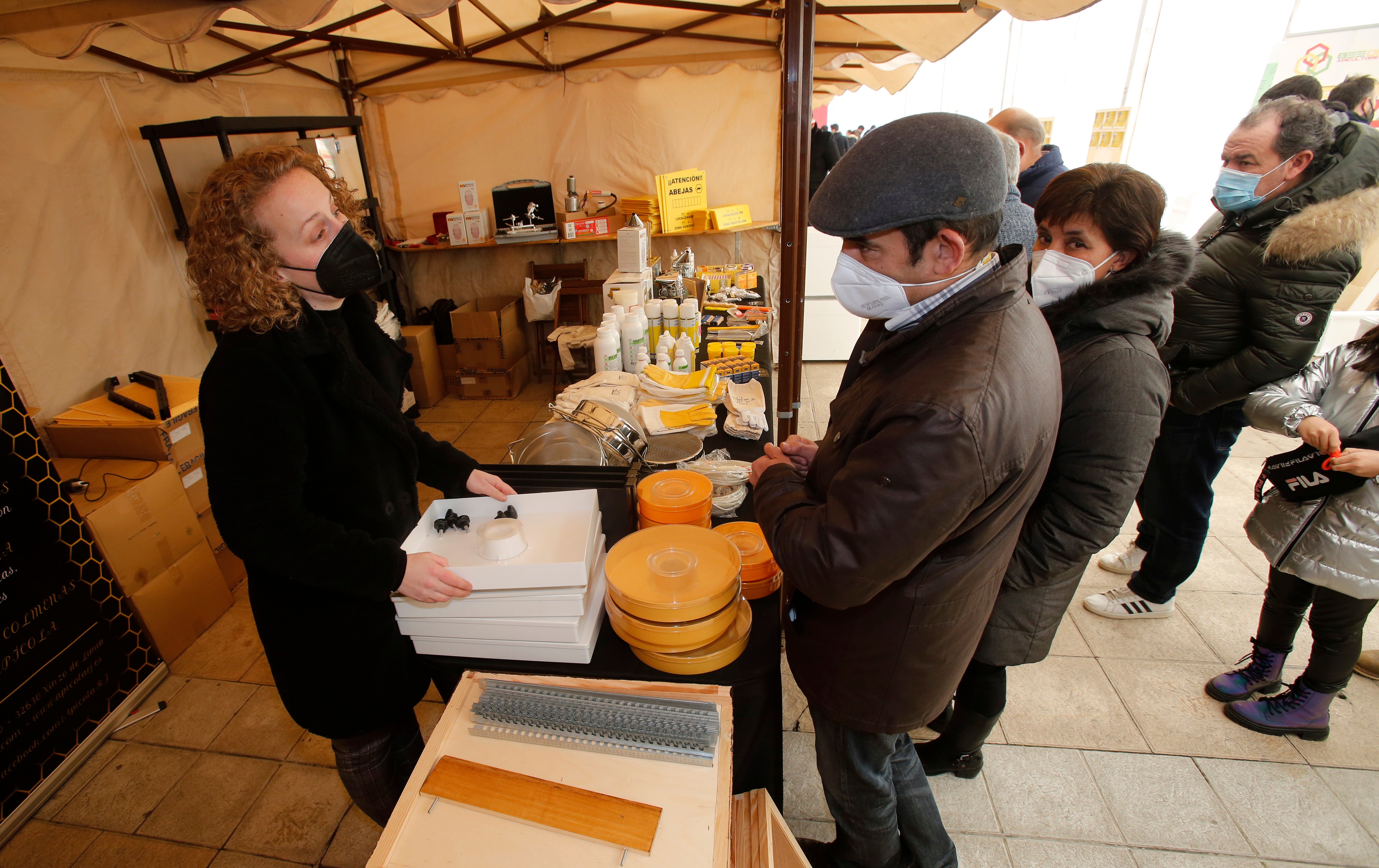 Inauguración de la III Feria de Apicultura en Palencia