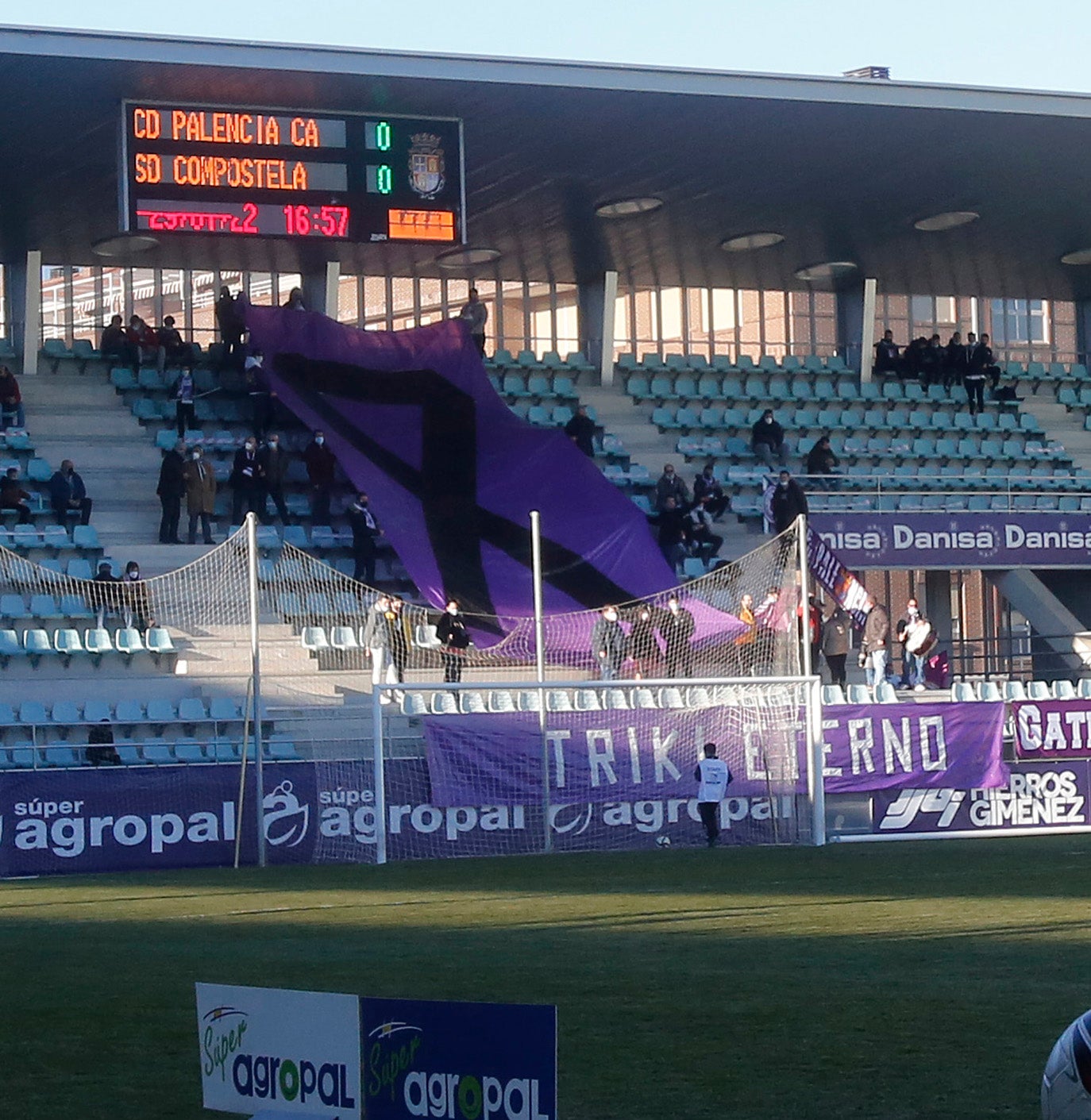 Palencia Cristo Atlético 1 - 1 S.D Compostela