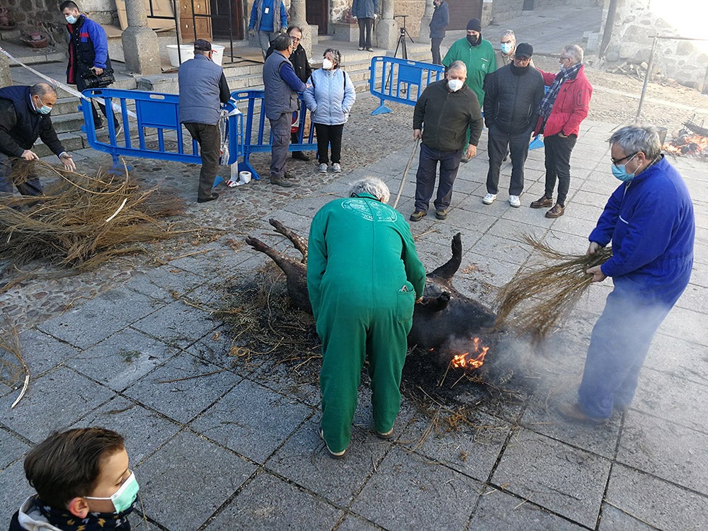 San Esteban de la Sierra disfruta de su tradicional Fiesta de la Matanza