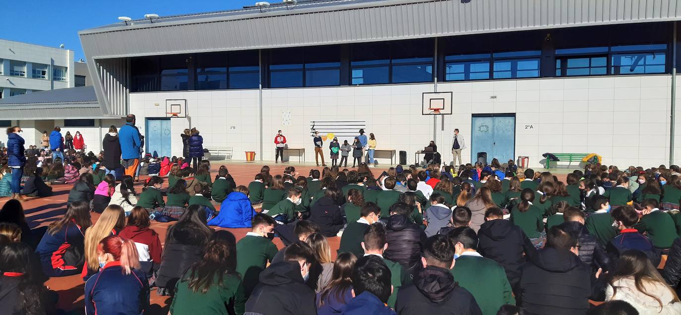 El colegio de las Jesuitinas celebra el Día de la Paz. 