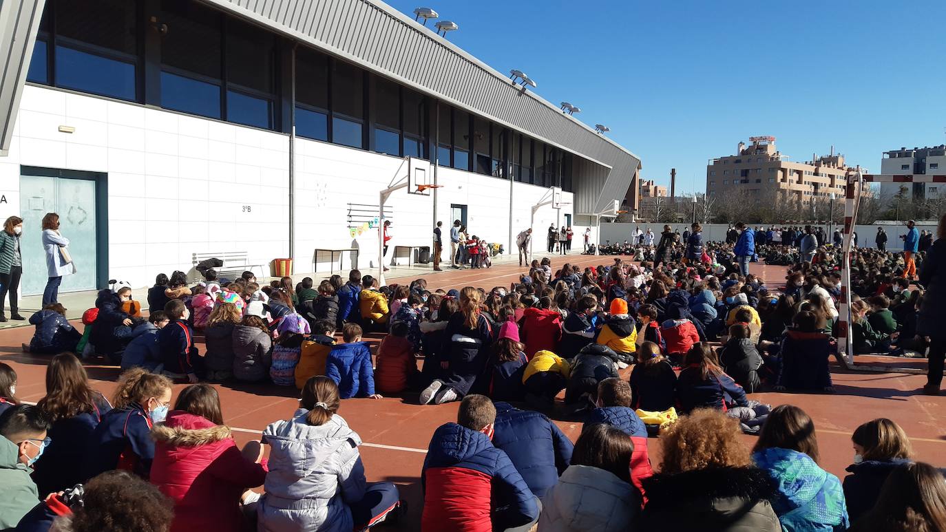 El colegio de las Jesuitinas celebra el Día de la Paz. 