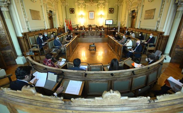 El Ayuntamiento de Valladolid tramita la ordenanza para legalizar los carriles bus y bici anulados por un juzgado