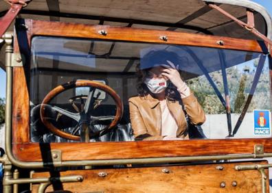 Imagen secundaria 1 - Isabel Dïaz Ayuso, durante su visita al circuito Madrid Jarama-RACE. 