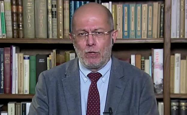 13-F Elecciones en Castilla y León: Igea a Mañueco: «Convoca elecciones para así poder prometer cosas en ese carrito de vendedor de crecepelo que lleva»