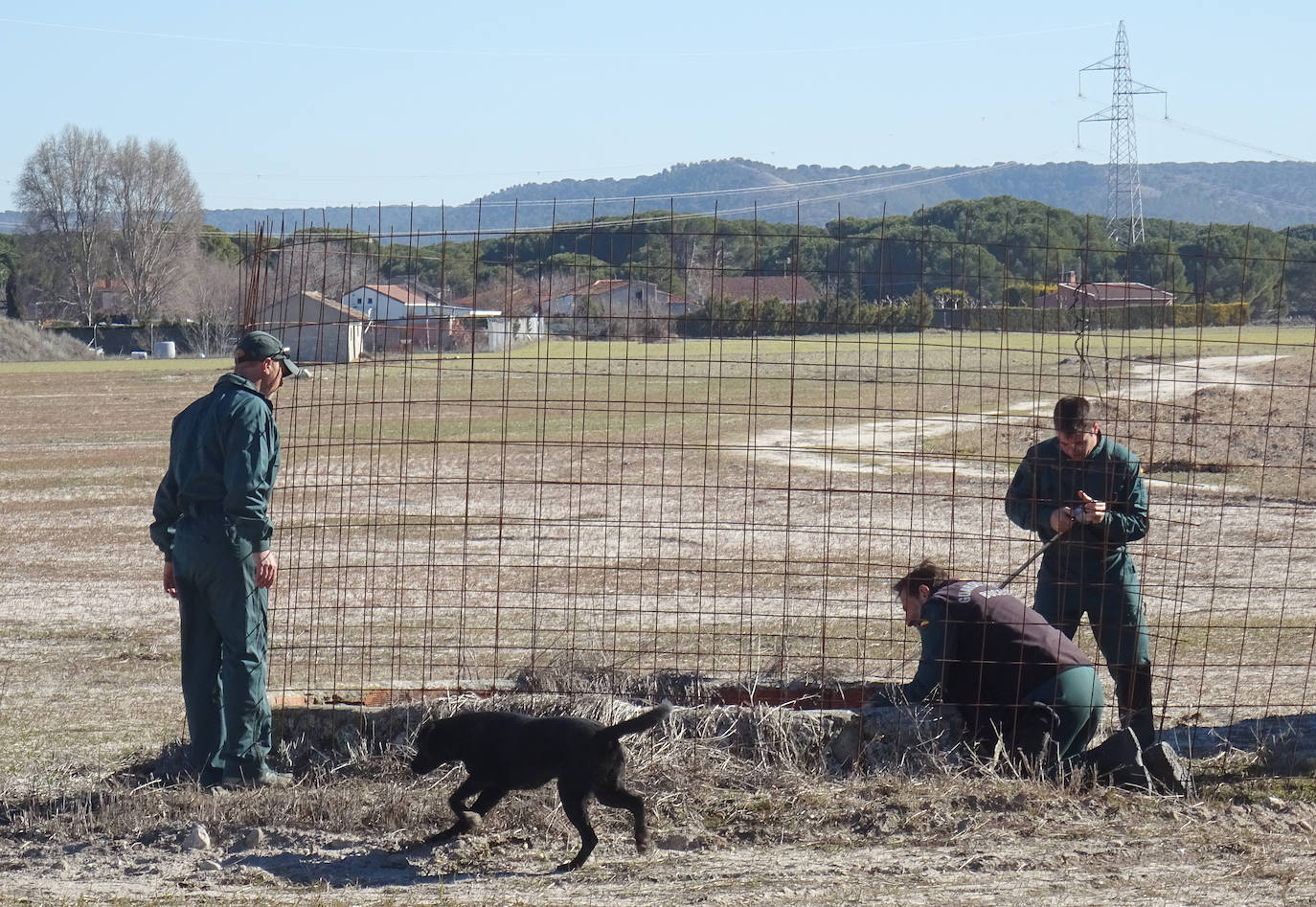 Fotos: Los Geas y guías caninos buscan a Esther López en pozos de Traspinedo