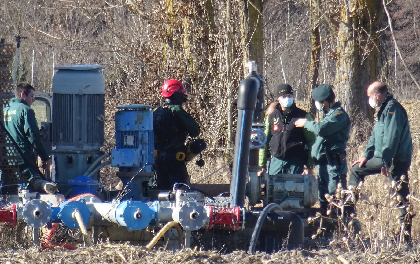 Fotos: Los Geas y guías caninos buscan a Esther López en pozos de Traspinedo