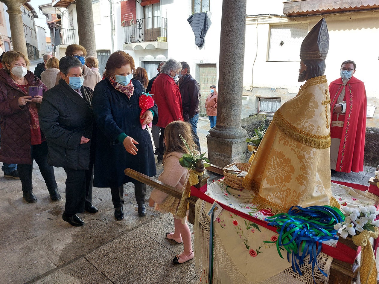 Santibáñez de la Sierra enviará la recaudación del ofertorio de San Blas a La Palma
