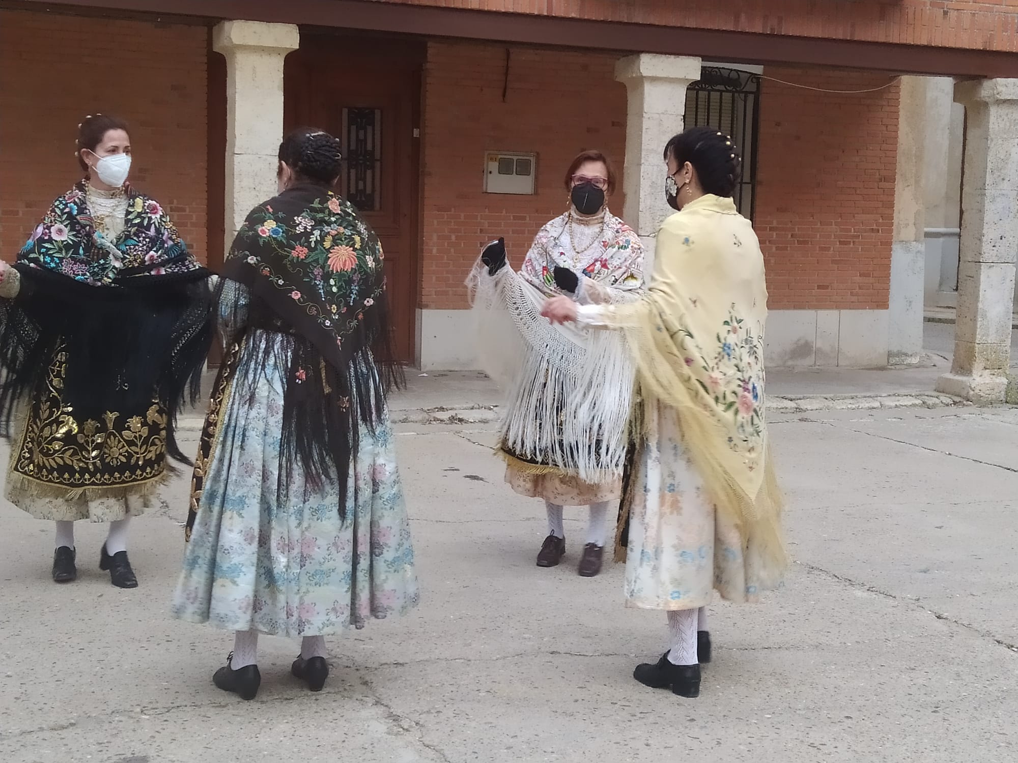 Fotos: Bailes de Santa Águeda en Tiedra