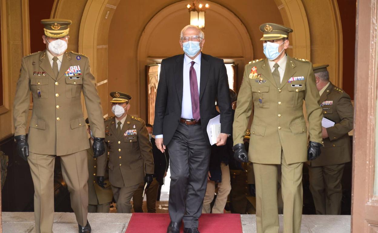 Borrel, a su llegada a la Academia de Artillería.