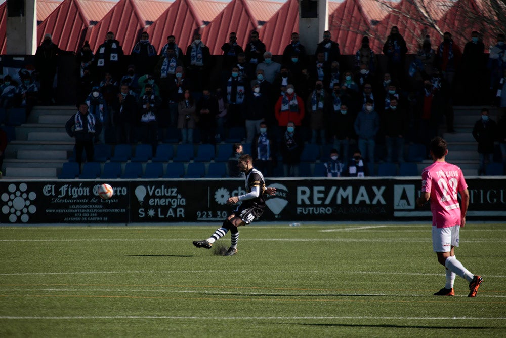 Unionistas golea al Talavera en otra comunión perfecta con el Reina Sofía y su afición (4-1)