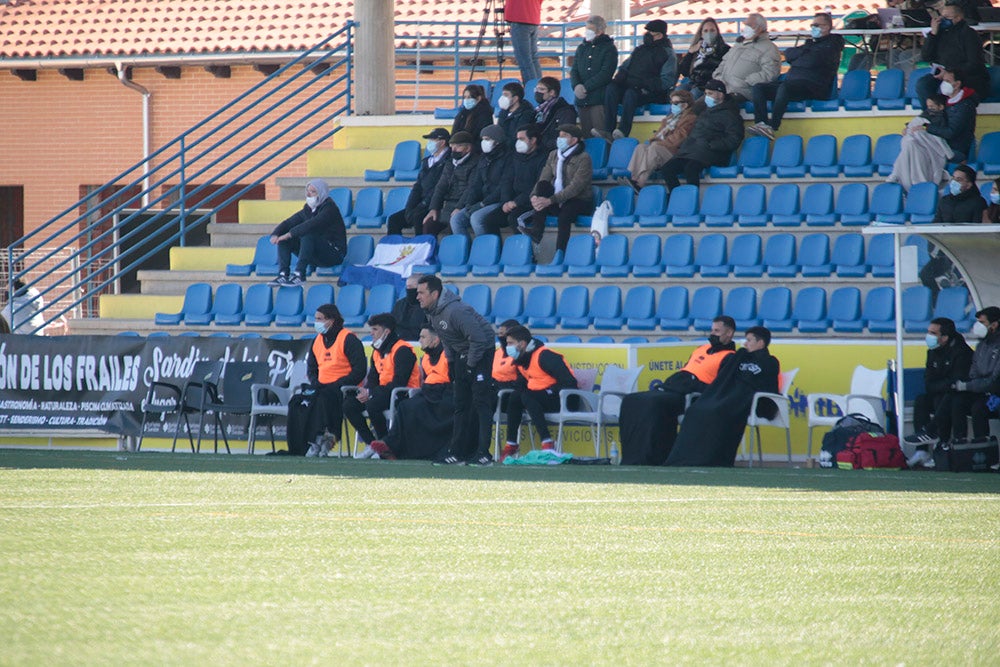 Unionistas golea al Talavera en otra comunión perfecta con el Reina Sofía y su afición (4-1)