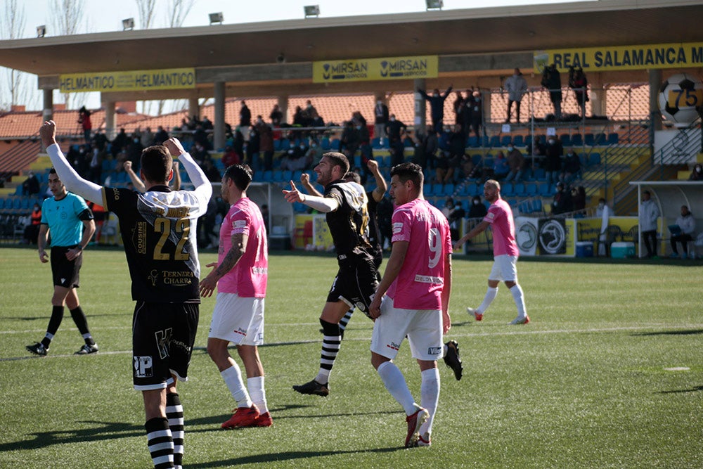 Unionistas golea al Talavera en otra comunión perfecta con el Reina Sofía y su afición (4-1)