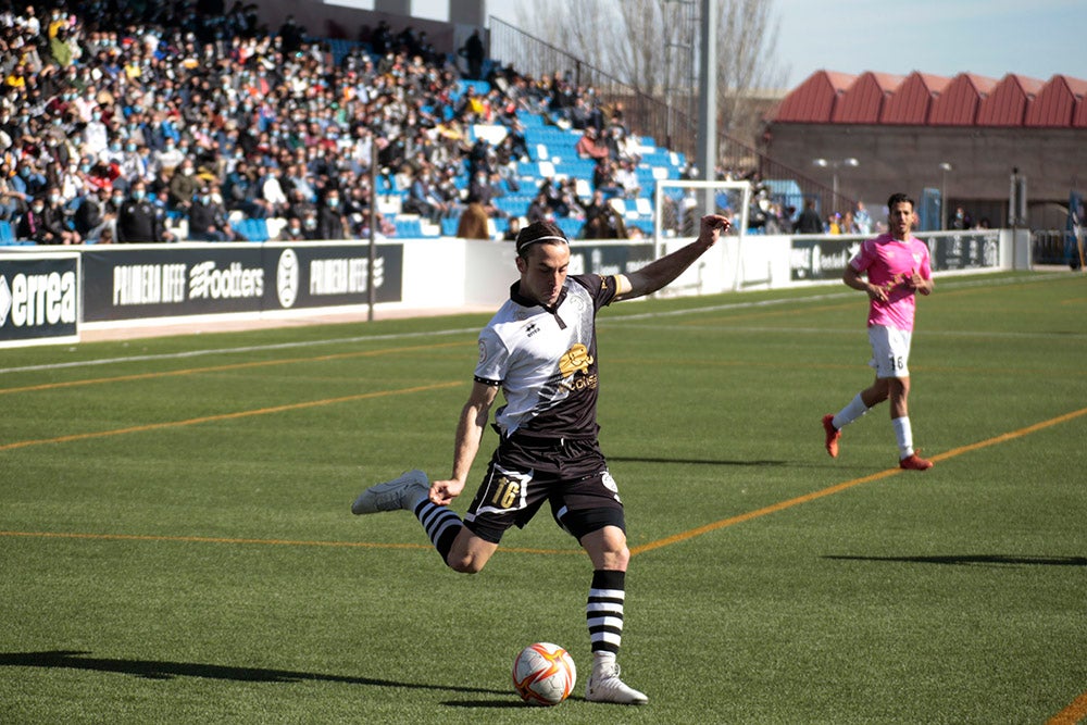 Unionistas golea al Talavera en otra comunión perfecta con el Reina Sofía y su afición (4-1)