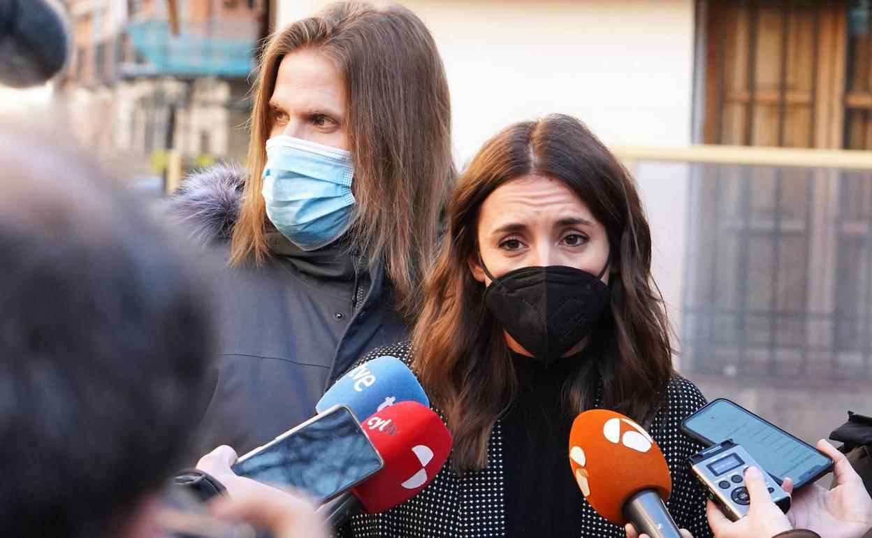 Irene Montero, junto a Pablo Fernández, de Unidas Podemos, este martes en Valladolid.