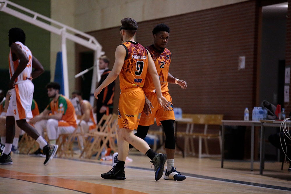 Un Aquimisa Carbajosa sin defensa ni rebote sigue hundiéndose un poco más en la tabla (73-81)