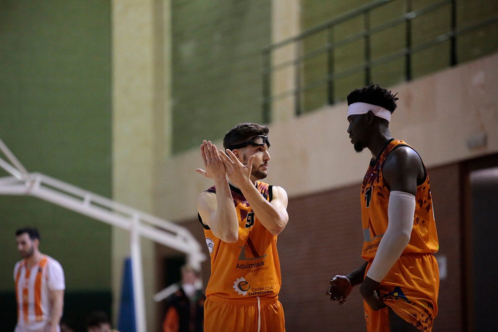 Un Aquimisa Carbajosa sin defensa ni rebote sigue hundiéndose un poco más en la tabla (73-81)