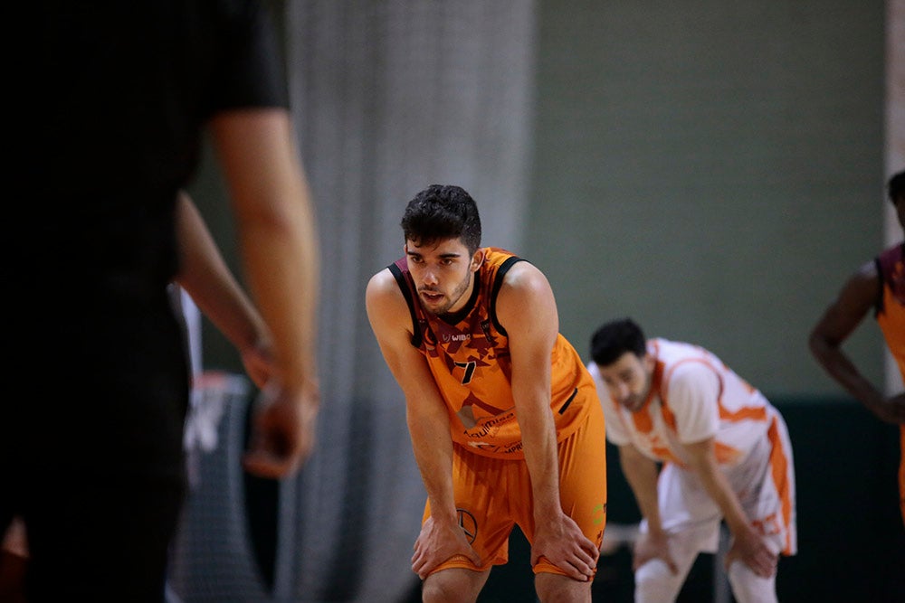 Un Aquimisa Carbajosa sin defensa ni rebote sigue hundiéndose un poco más en la tabla (73-81)