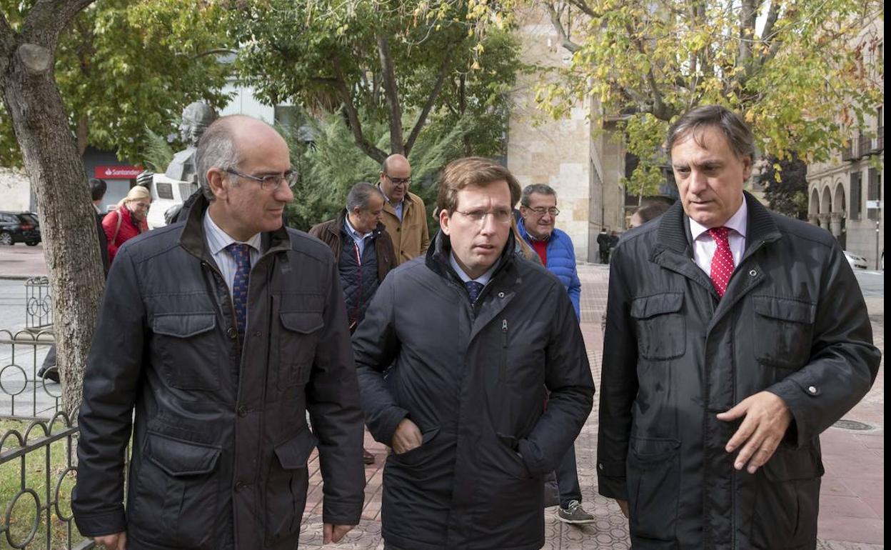El presidente de la Diputación, el calde de Salamanca y el de Madrid.
