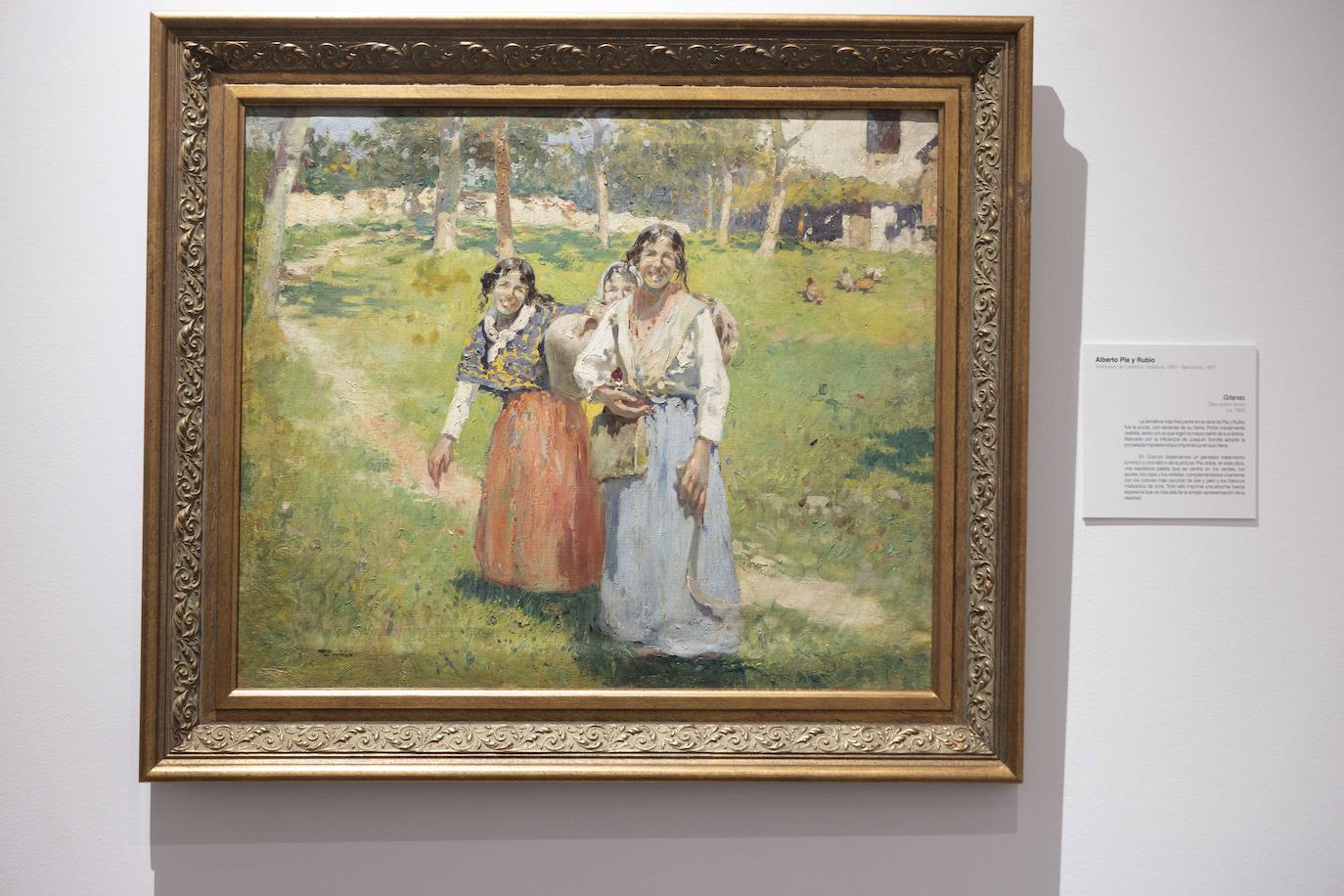 Varios momentos en la exposición 'Femenino rural', en la sala de la Pasión. 