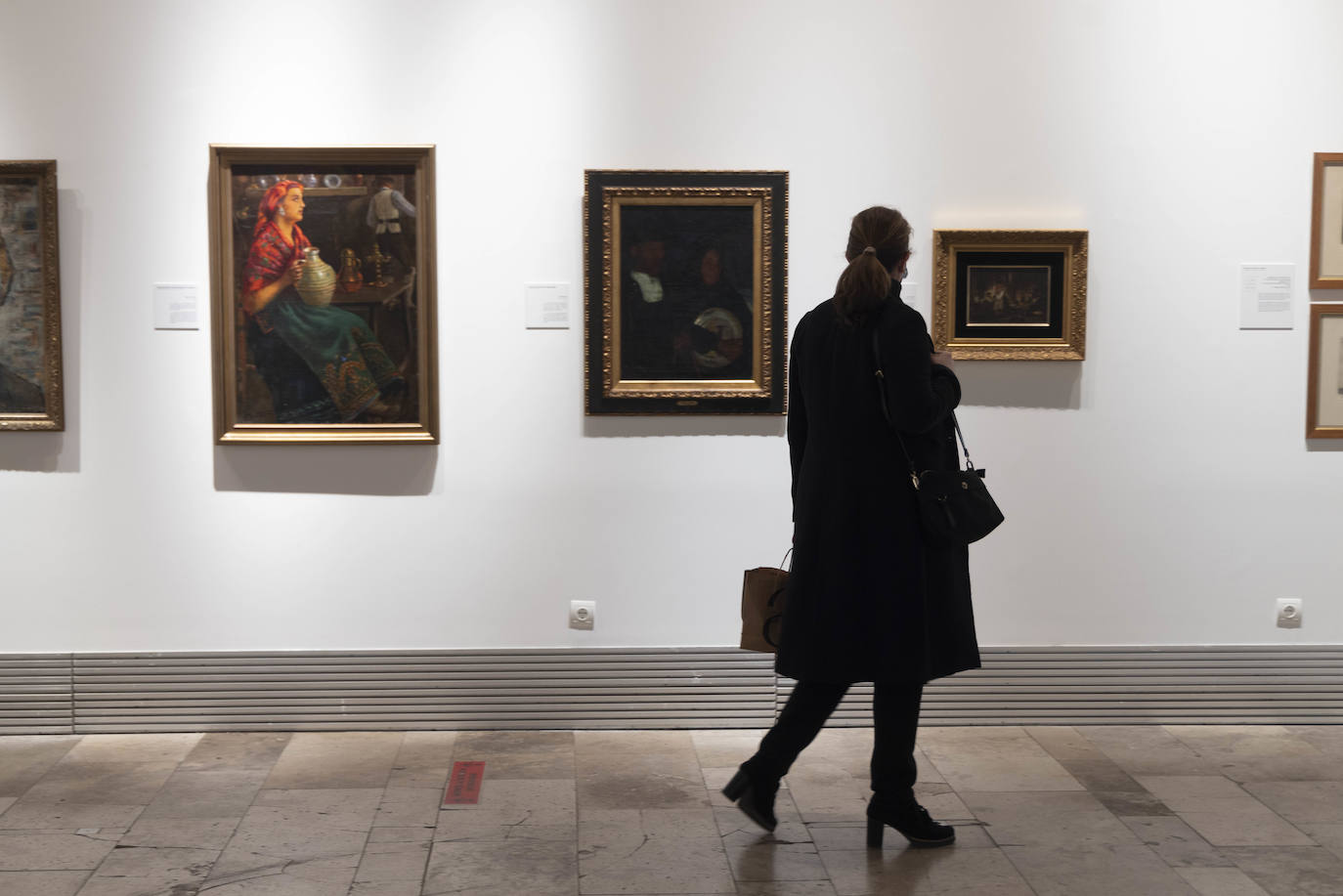 Varios momentos en la exposición 'Femenino rural', en la sala de la Pasión. 